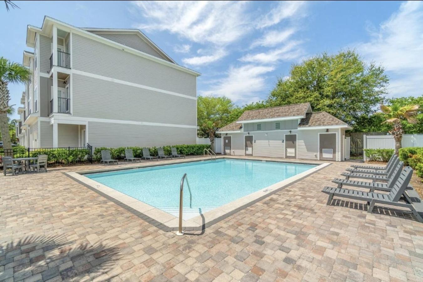 Lux Beatles Themed Beach Home, 5 Min Walk To Beach + Golf Cart, Dog Friendly! Destin Bagian luar foto